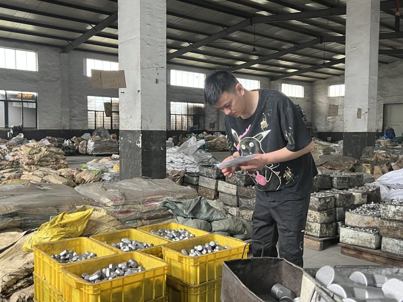 Phôi vào kho, theo lệnh sản xuất phôi